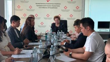 «Ұстаным» пікірталас клубының отырысында конституциялық құндылықтар мен азаматтық қоғамның мәселелері талқыланды