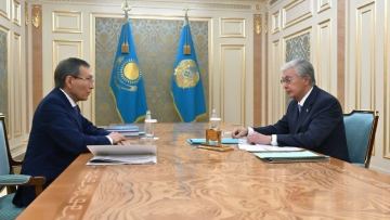 Қасым-Жомарт Тоқаев Орталық сайлау комиссиясының төрағасы Нұрлан Әбдіровті қабылдады