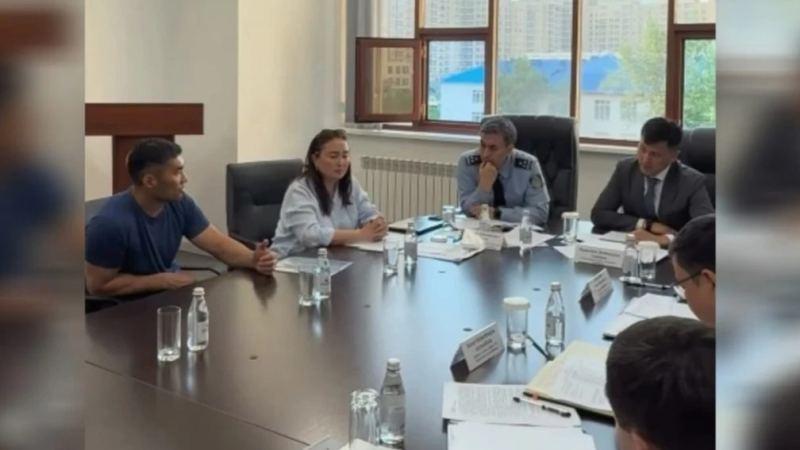 Есіл ауданы прокуратурасы Полиция басқармасымен бірлесіп азаматтарды қабылдады