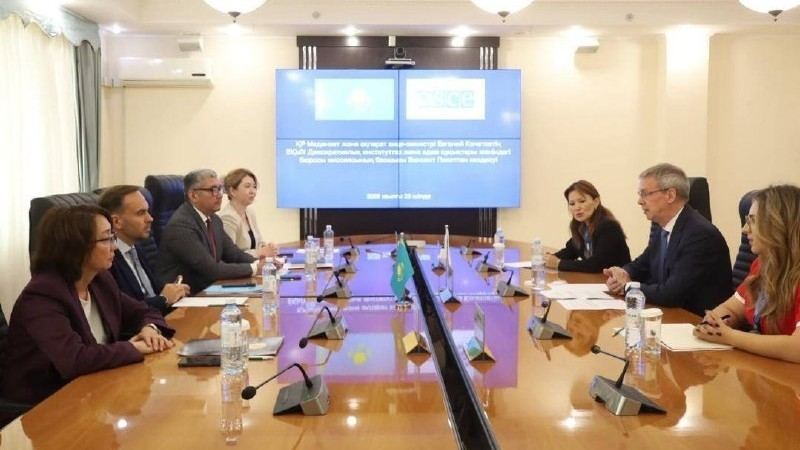 Құрылтай сайлауын бақылау мәселесі ЕҚЫҰ ДИАҚБ өкілдерімен талқыланды