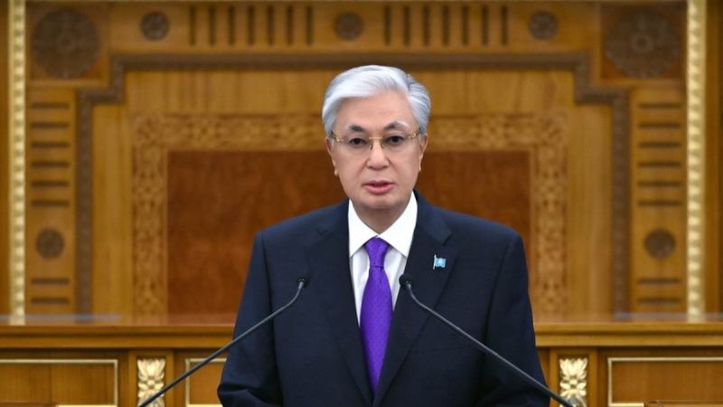 Президент 16 жасқа толмаған балалардың әлеуметтік желіге тіркелуіне заң арқылы тыйым салуды қолдайтынын айтты