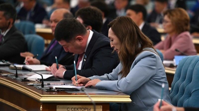 Депутаттар Құрылтайдың сегіз комитетін бекітті