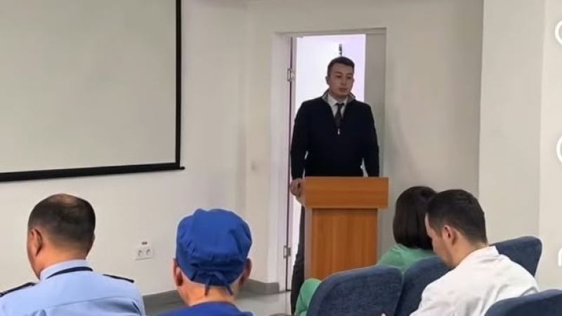 Прокурорлар емхана ұжымымен кездесті
