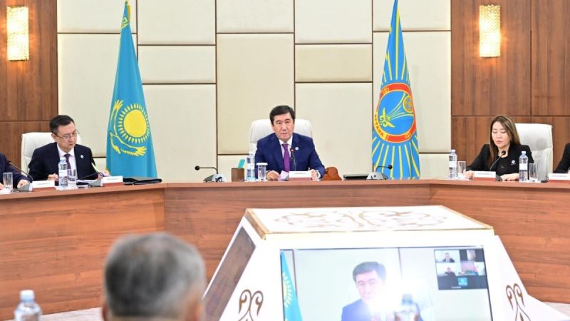 Ерлан Қошанов: Біздің басты міндетіміз – халықтың үніне дер кезінде құлақ асып, талап-тілегін тыңдай білу