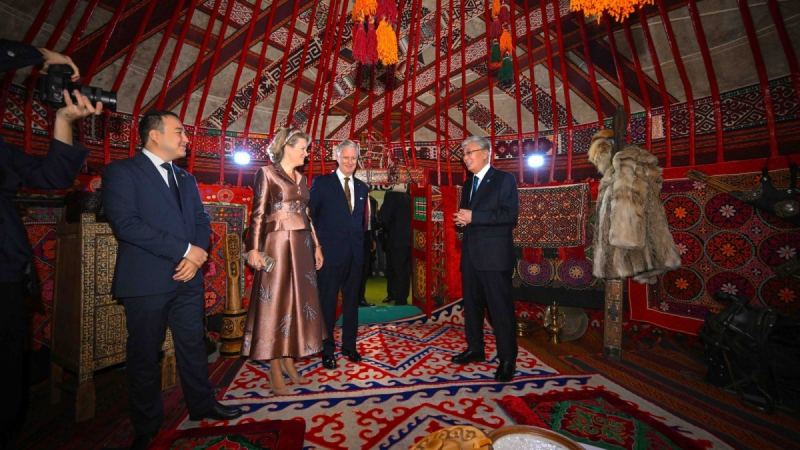 Қазақстан Президенті Бельгиялықтар Королімен және Патшайымымен бірге Ұлттық музейге барды