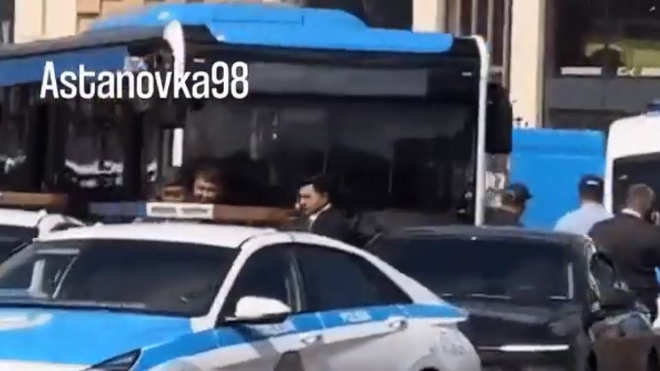 Бір әйелді автобус қағып кетті