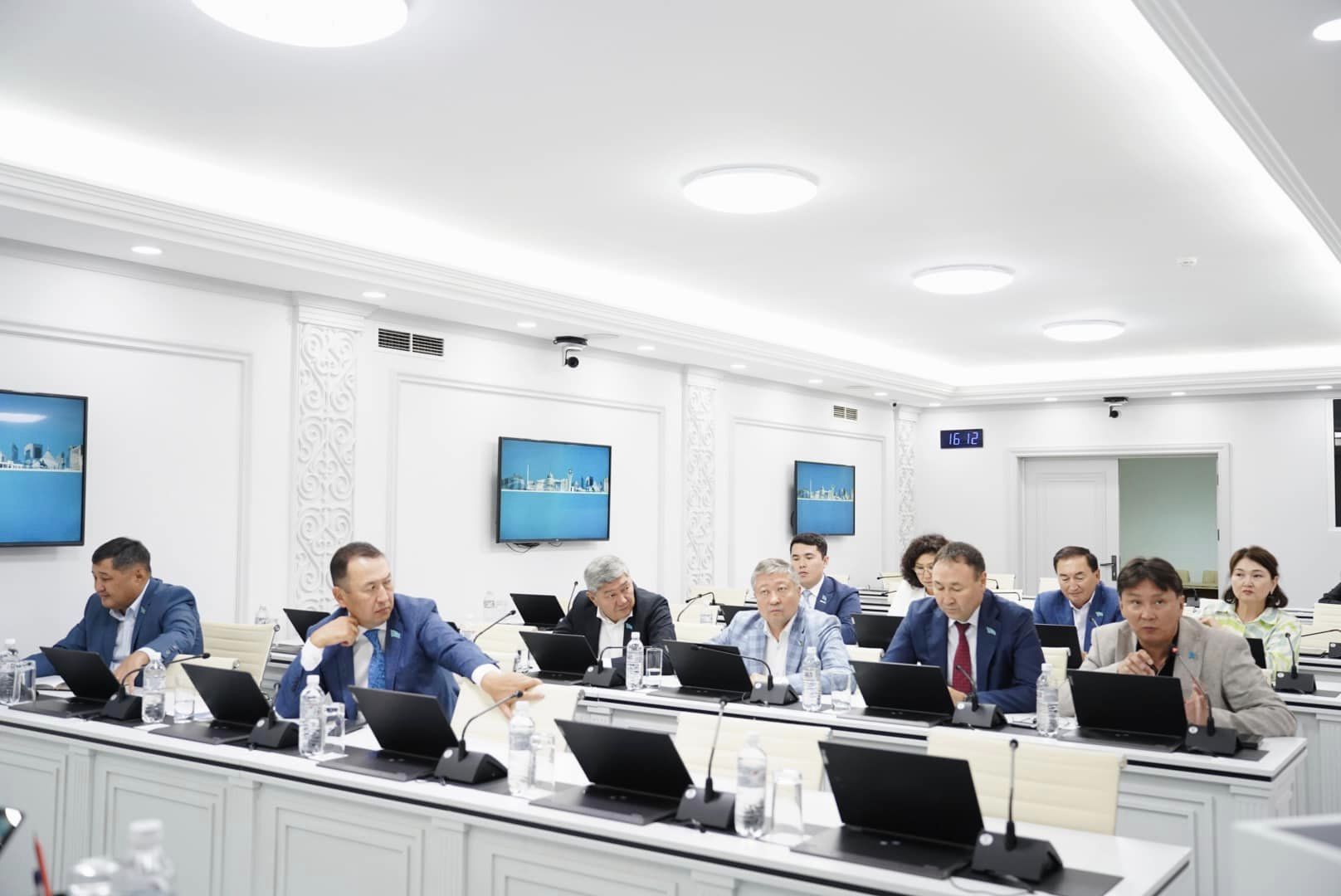 Мәслихатта қала құрылысын жоспарлау ережелері талқыланды