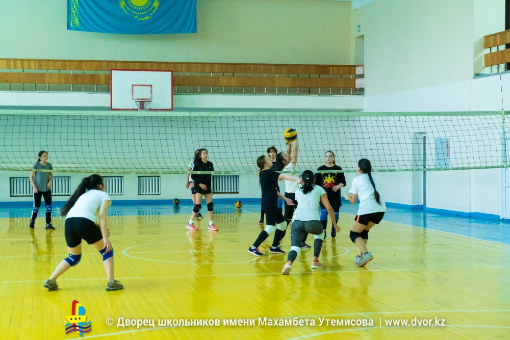 Балалардың спорт секцияларына орындар бөлінуде