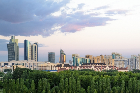 Күн ала бұлтты, бірақ ыстық болады