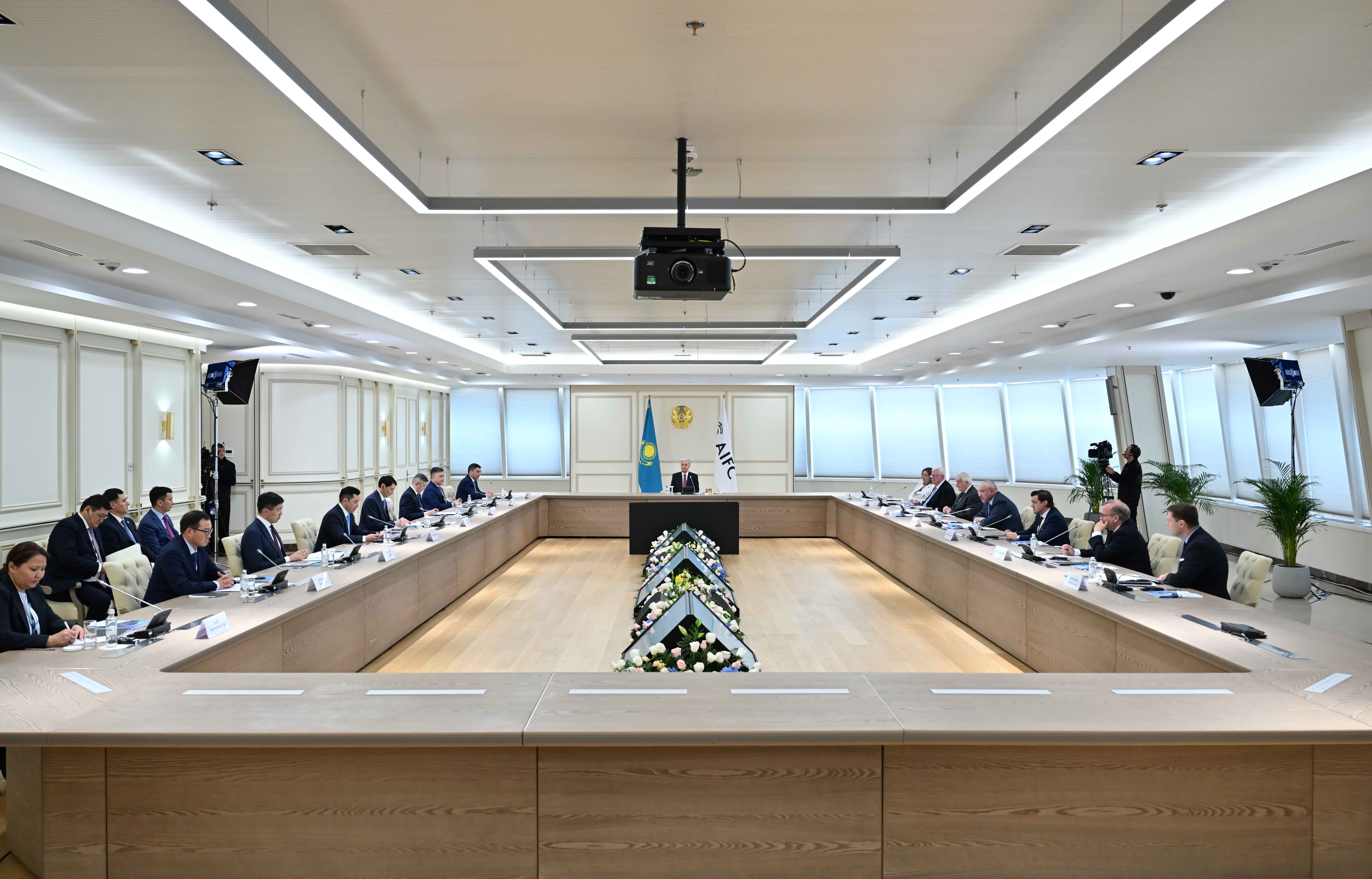 Мемлекет басшысы АХҚО-ны басқару жөніндегі кеңес отырысын өткізді
