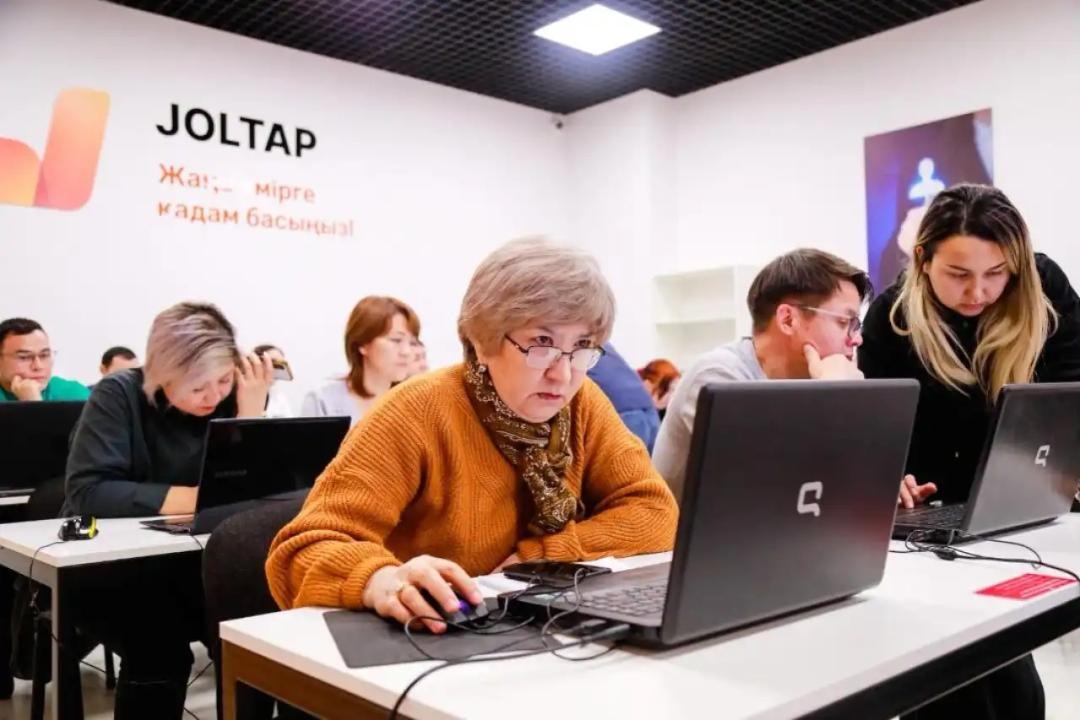 JOLTAP: графикалық дизайнды меңгеріп,табыс табады