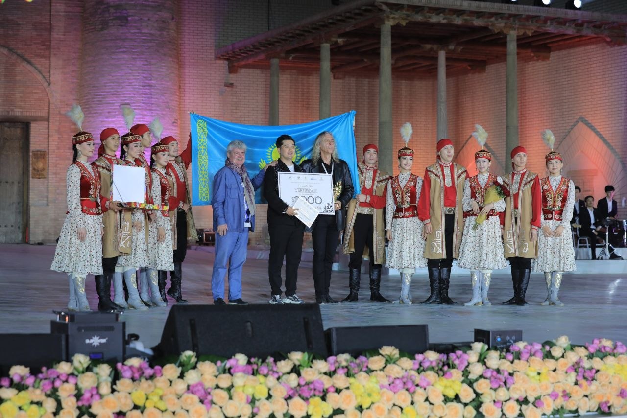 Қазақстандық би ансамблі халықаралық байқауда жүлделі орын алды