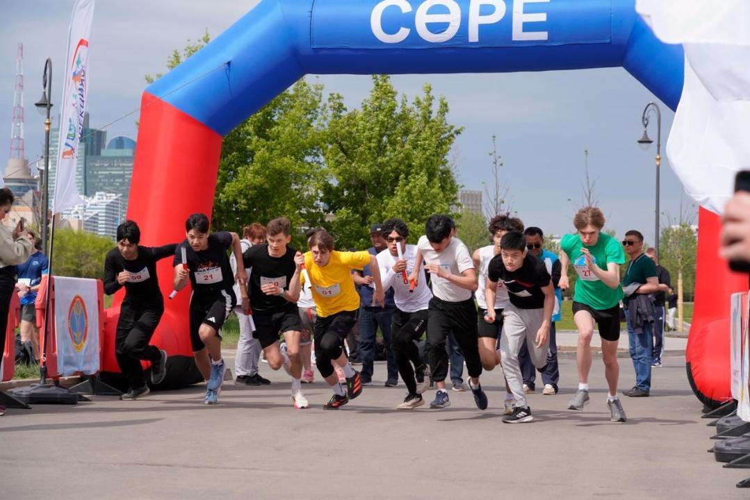 Жеңіс күні қарсаңында жүздеген жас жеңілатлетикалық эстафетаға қатысты