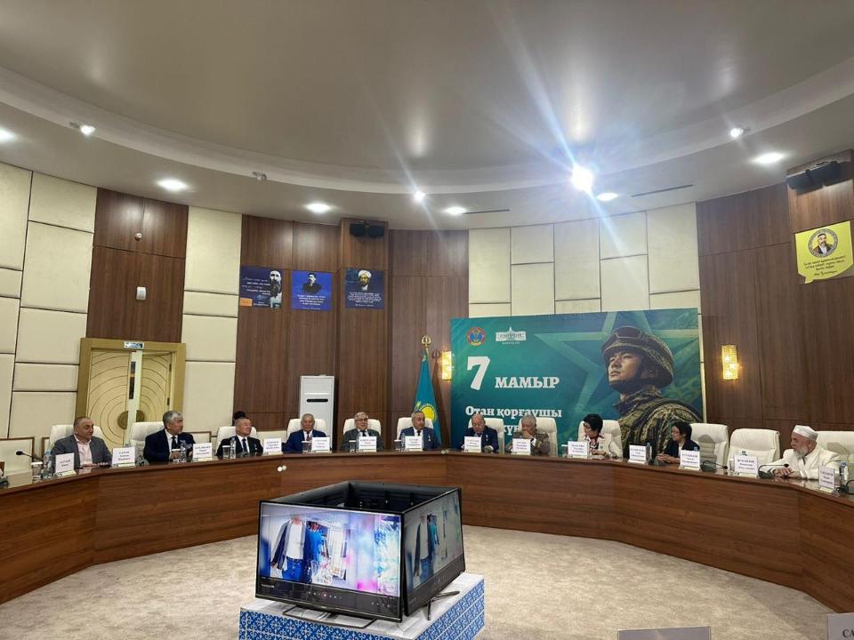 Соғыс жылдарының жәдігерлері қойылған көрме мен дөңгелек үстел өтті