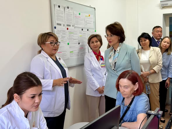 Денсаулық сақтау министрі Астана емханаларындағы реформалардың нәтижелерін бағалады