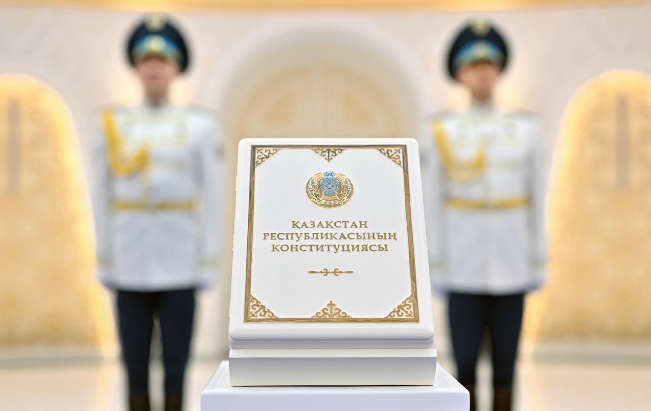 2026 жылғы 1 шілдеден бастап Қазақстанда жаңа Конституцияға қандай өзгерістер енгізіледі?