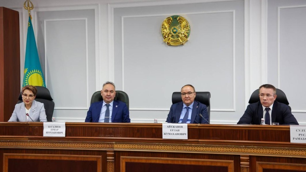 Қалалық сотта судьялармен көшпелі кездесу өтті