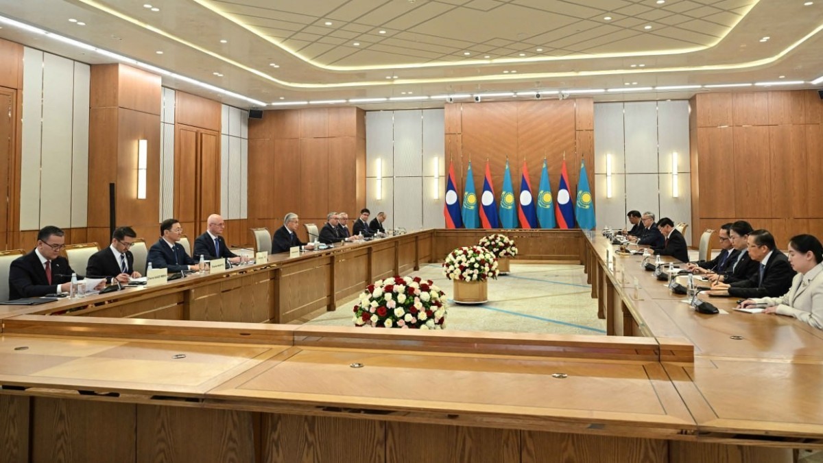 Қасым-Жомарт Тоқаев пен Тхонглун Сисулит кеңейтілген құрамда келіссөз жүргізді