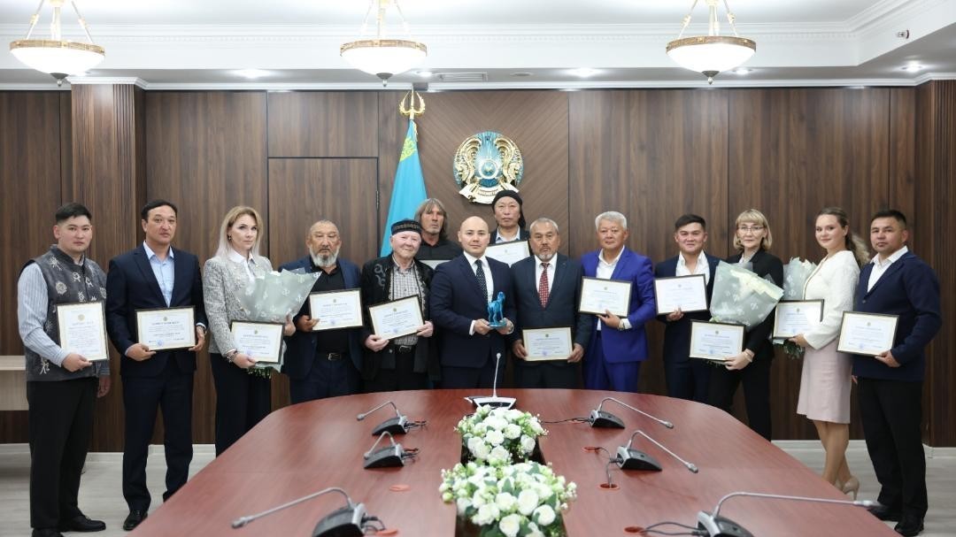 Қазақы тазы мен төбет күніне орай кинология саласының өкілдері марапатталды