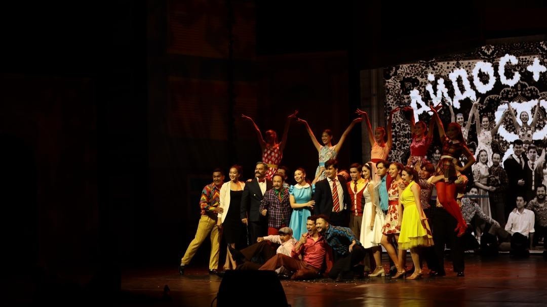 Astana Musical мерейтойлық маусымын «Достар серті» мюзиклімен ашты