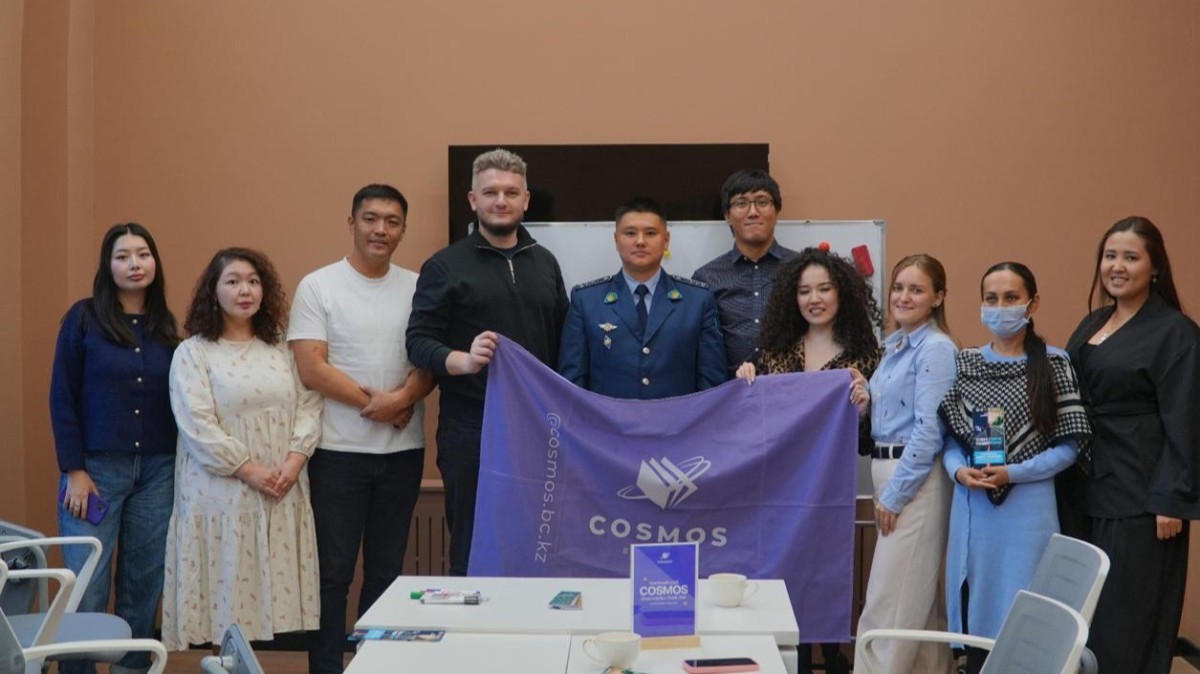 Полиция қызметкерлері кітап клубында профилактикалық кездесу өткізді