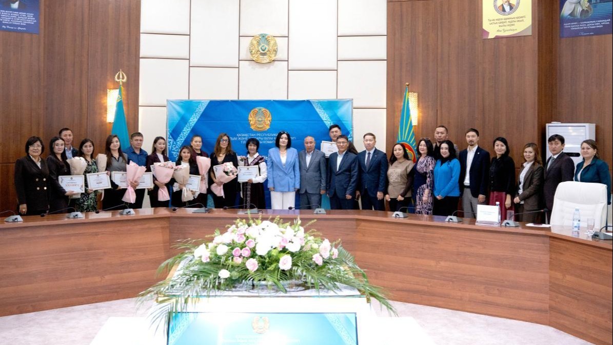«Жарнама – тіл тазалығының көрінісі» байқауының жеңімпаздары марапатталды