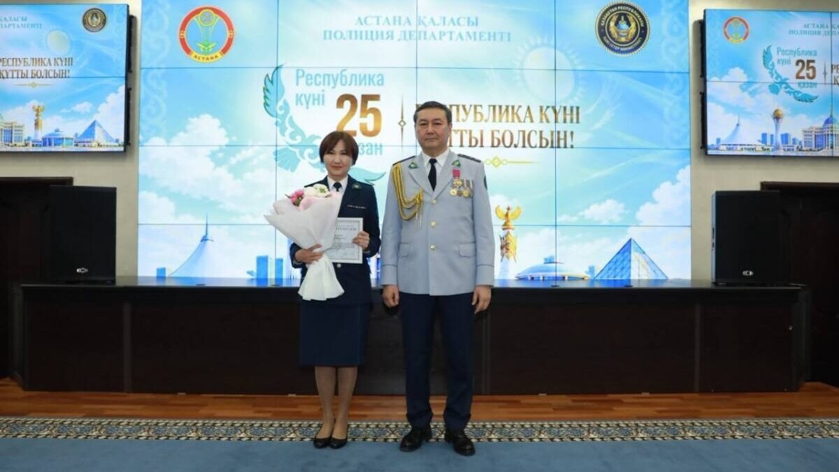 Полицейлерге пәтер кілттері табысталды