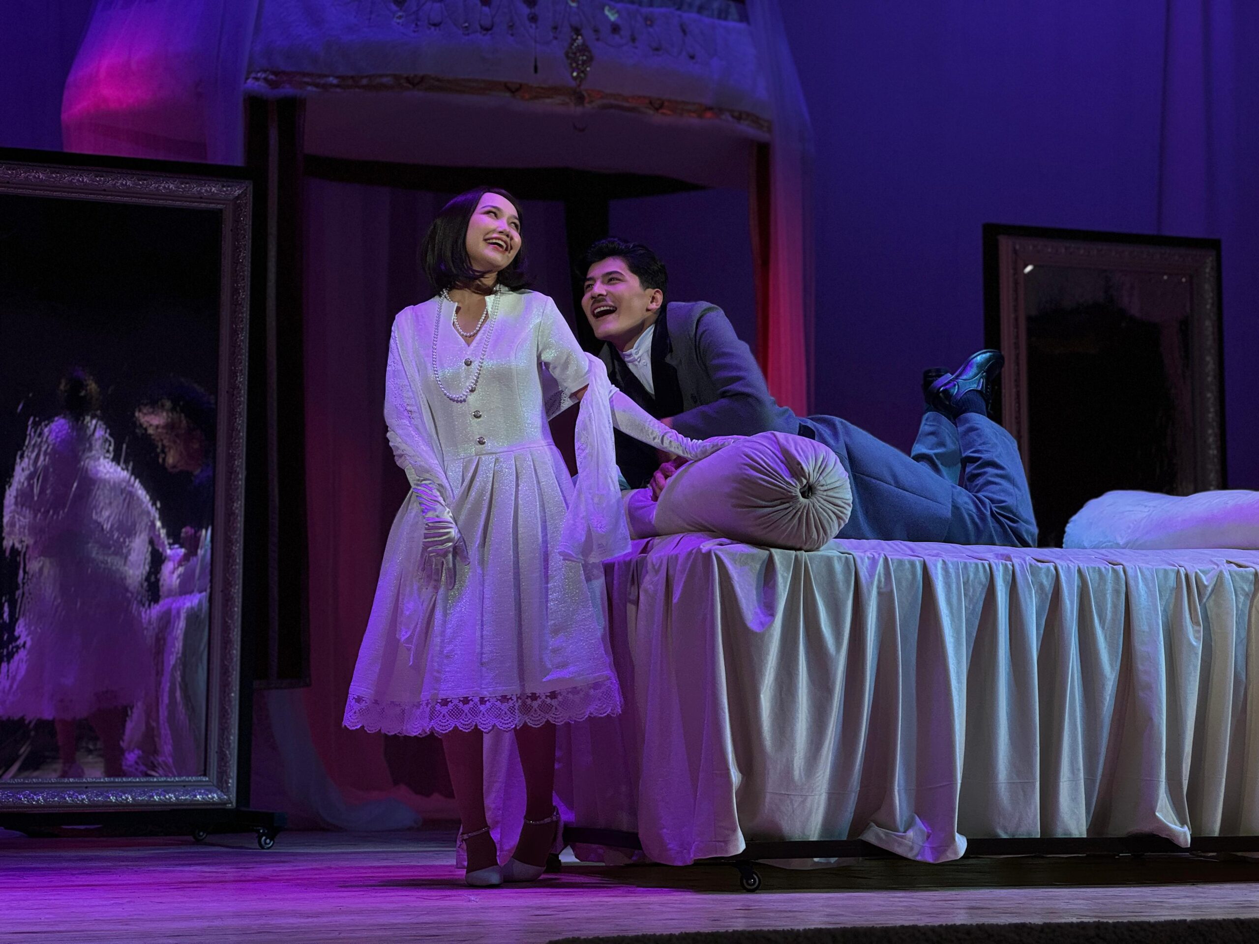 Тар ақ трусикидегі қыздардың суреттері